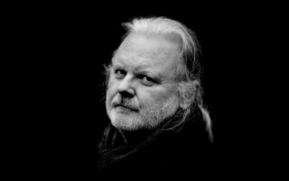 Fra telling via showing til writing – til (ritualiseret) hiding. Om Jon Fosses poetik